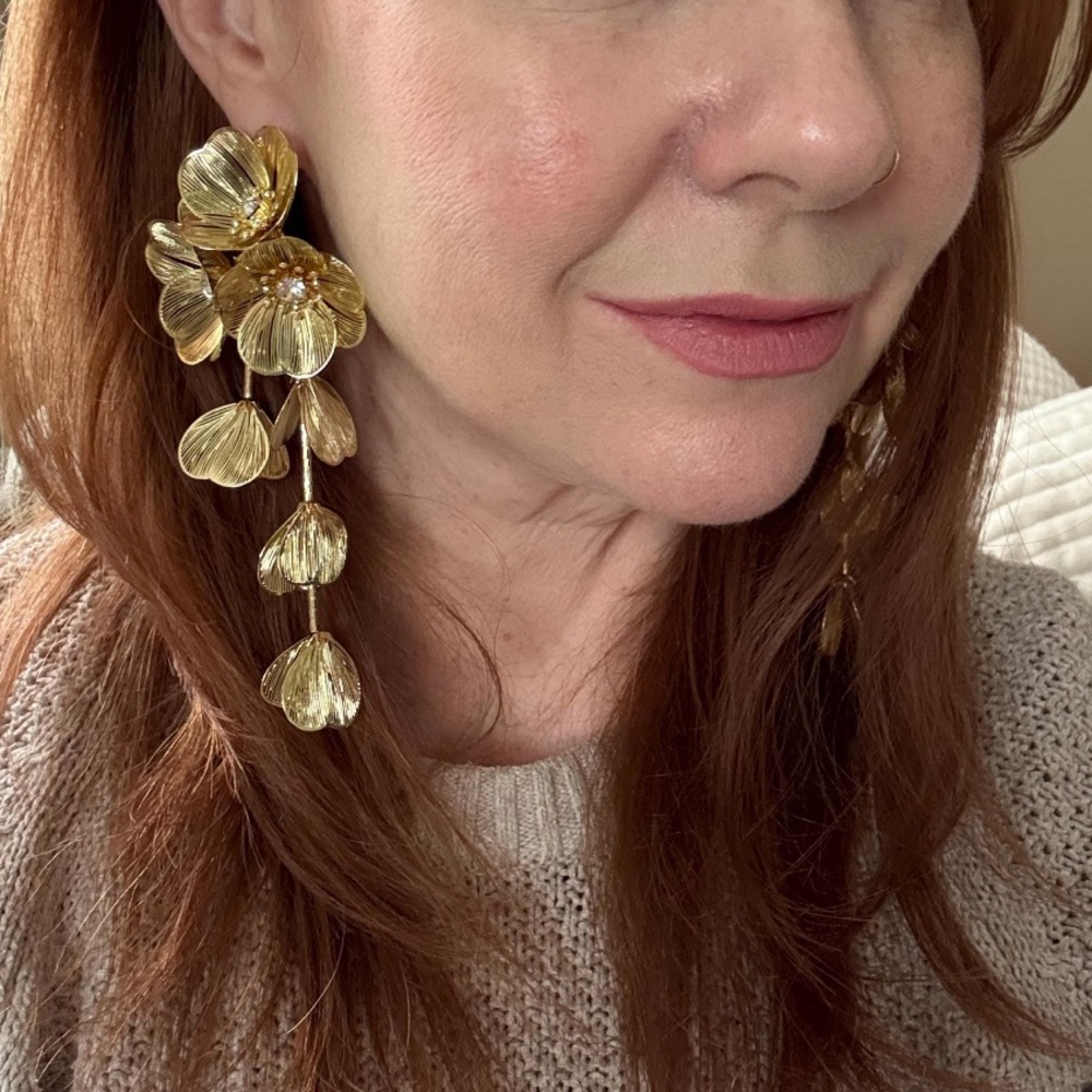 Princess Kate Earrings Gold Floral Statement Earrings New!!! - Picture 8 of 10